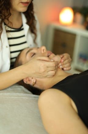 EKLEM, KAS VE TENDONLAR İÇİN TMJ TEDAVİ TEKNİKLERİ